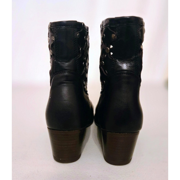 Frye Womens Black Leather Courtney Overlay Studded Laser Cut Ankle Boots 7 - Picture 4 of 11